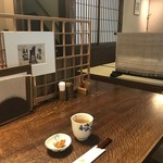 そばの実 - 落ち着いた店内