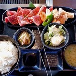 焼肉処いっとう - 和牛カルビと牛ホルモンランチ（肉大盛・ごはん大盛）