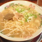 昭和ホルモン食堂 - ネギもつラーメン（９５０円）