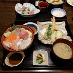 塚本鮮魚店 - 特上海鮮丼・天ぷら膳￥2,000