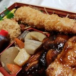 とんかつ玉藤 - おかずたくさんです。