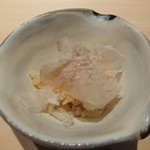 鮨 唐島 - 炊き立てのシャリに削り立ての鰹節の卵かけご飯