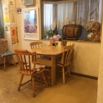 Menya Fukuichi - 内観・テーブル席