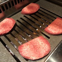 焼肉ホルモン 稲田 - 厚切り極上タン