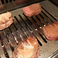 焼肉ホルモン 稲田 - 厚切り極上タン