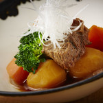 Luxurious meat and potatoes made with braised Yamagata beef