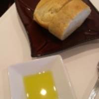 アンティコ　カステッロ - パン　オリーブオイルをつけて・・・