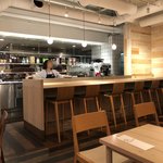 AKOMEYA厨房 - カウンターもあります