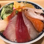 寿司吉 - ちらし寿司（大盛）