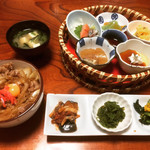 Nihon Ryouri Kohaku - 豚丼(バランスランチ) ¥1,000-