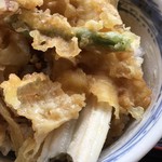 定食たちばな - ★上天丼（650円）★まあるい歯型(笑)