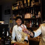 カレー高校生のちーくん♡可愛いわ〜
          ボスは半分しか写ってないのに物凄いオーラやんけw