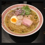 塩らーめん 880円