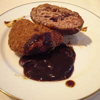 レストラン香味屋 - ナイフを入れると肉汁がジュワーと溢れだします
