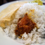 シャンディ ニヴァース カフェ - チキンを乗せて