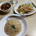 大勝軒 - 玉子チャーハン（￥５５０）＆半野菜炒め（￥３００）