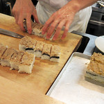 和久 - 調理風景/鱧寿司('18.9月中旬)