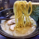 ラーメン長山 - 味噌ラーメンの麺リフト
