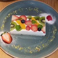 Furutoshi - 代々木の名店【365日】杉窪章匤氏監修のフルーツサンド