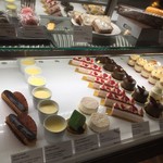 Patisserie Ravi,e relier - 
