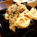 旬菜料理 きわ - 蓮根と舞茸の天ぷら