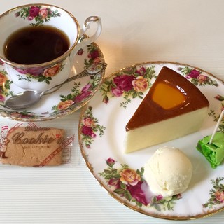 とろけるような食感のマイスターチーズケーキ By まっすん スイス菓子 ローヌ 本店 山科 ケーキ 食べログ