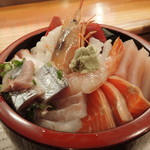 ん寿司 - せっかくなんで海鮮丼にジブンで乗せてみました。