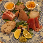 酒亭ばんから - お造り　　雲丹、蛸、カツオ、秋刀魚、鱧の焼き霜、鰤、サワラ、鯛