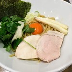 むぎとオリーブ さいたま新都心店　「濃厚卵のまぜSOBA」840円