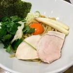 Mugitooribu - むぎとオリーブ さいたま新都心店　「濃厚卵のまぜSOBA」840円