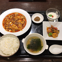 中国料理 豪華 - 麻婆豆腐定食