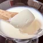 やきそば中華 龍 - 1日8個限定の杏仁豆腐