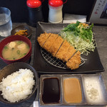 とんかつ 大喜 - ロースかつ定食(120g)1,080円 ※平日限定