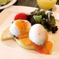 R restaurant & bar - 