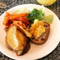 R restaurant & bar - 