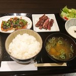 nihombashiningyouchoukeyaki - 牛たんと三元豚のミックス定食\1500　内容(18-10)