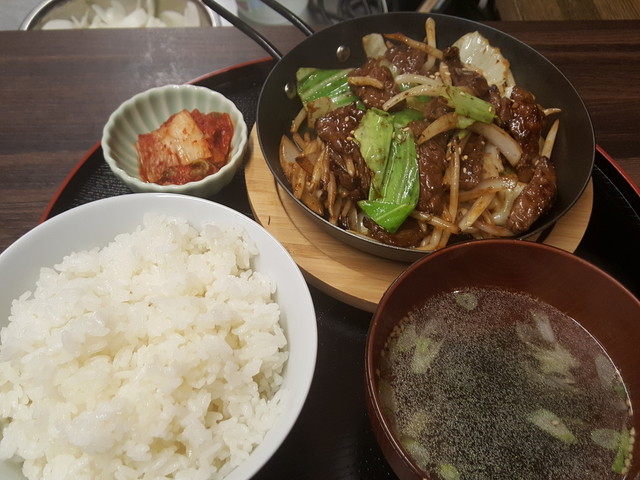 ランチメニュー 名古屋もつ焼き ひとすじ 大須観音店 大須観音 ホルモン 食べログ