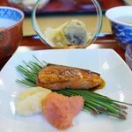 明治座 - 鮭照焼（柚子おろし）