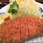 かつ政  - 適度な脂身と柔らかい食感。