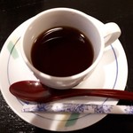 たか美 - 小さなカップで美味しい珈琲。この頃にはだいぶお話も弾んでいました。