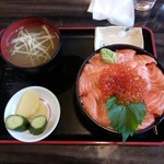 まるよ - トロサーモンいくら丼1600円