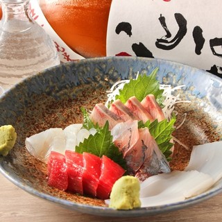 漁師と直接契約し、良質な鮮魚をお値打ちで。海鮮メニューは必食