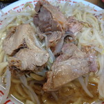 ラーメン二郎 - こう見えて柔らかいんだ！