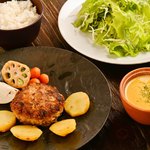 肉食家さんのハンバーグ にくきゅうグリル - 