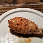 焼き鳥 とりら - つくね。ふんわり、ジューシーです。