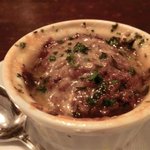 ビーボ デイリースタンド - 「牛ひき肉とポテトのオーブン焼き」：チーズの中から牛ひき肉がグレービーで妖艶な香り♪