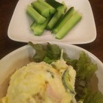 焼肉 平安郷 - ポテトサラダと味噌きゅうり。味噌は奥に・・