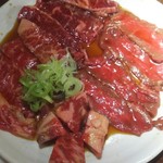 焼肉 平安郷 - お肉セット（カルビ・中落ち・ハラミ・ロース）。