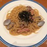 マーノマッジョ - アサリと厚切りベーコンの和風ソースのパスタ