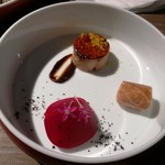 ビズ - 二段目（いちじくとクリームチーズの生ハム巻きなど）